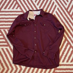 WRANGLER L maroon front two pocket button-down shirt EUC